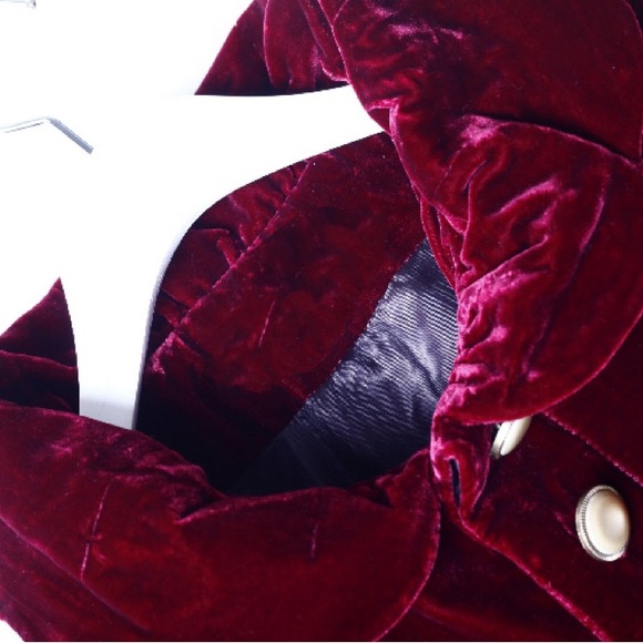 **NWOT **Vintage Silk Velvet Housecoat Handmade Flower Detail Doll Collar - Picture 3 of 17